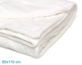 Mantita tundosado blanca con estrellas en relieve 80x110